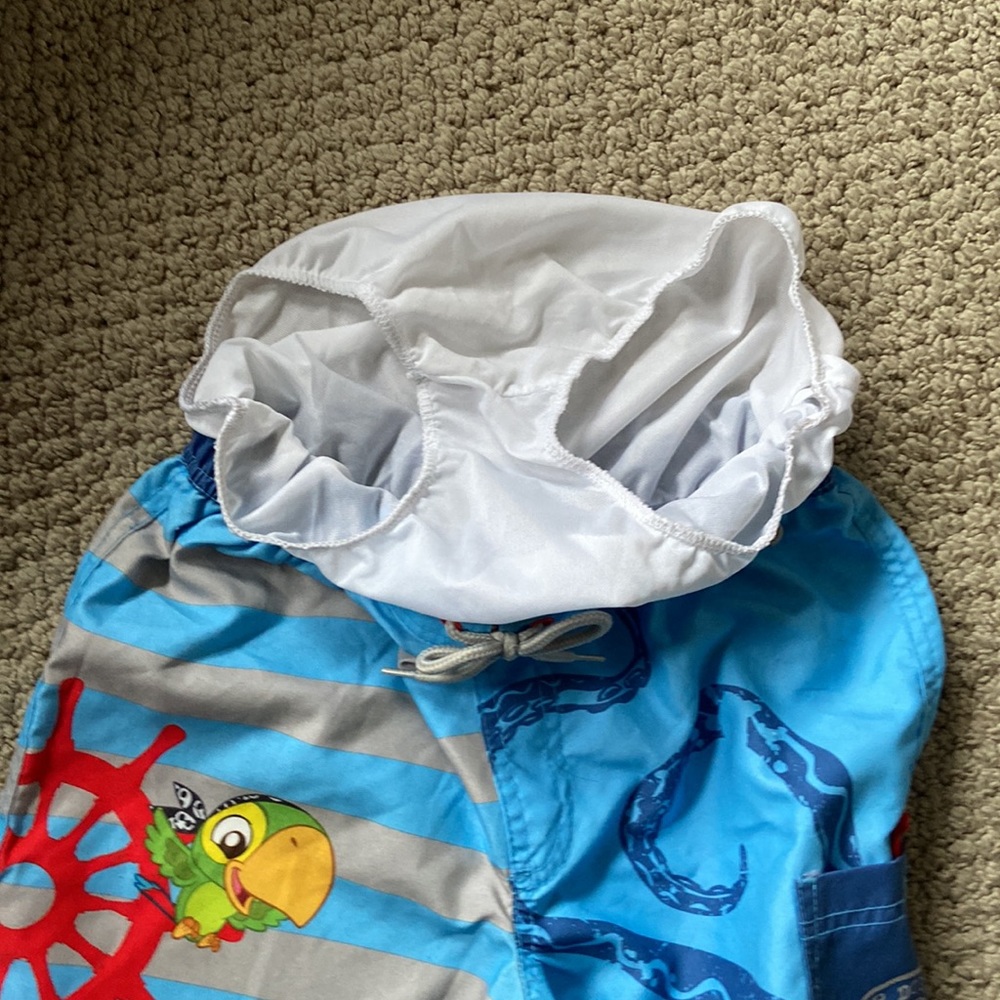 New (NWOT) Disney Jake and the Pirates Rash guard and Swim Trunk Set-Size 7/8 - Picture 11 of 11